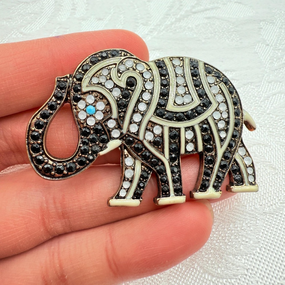 Vintage Bejeweled Elephant Animal Gold Tone Brooch - Picture 2 of 7